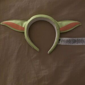 Yoda Star Wars lounge fly Disney headband